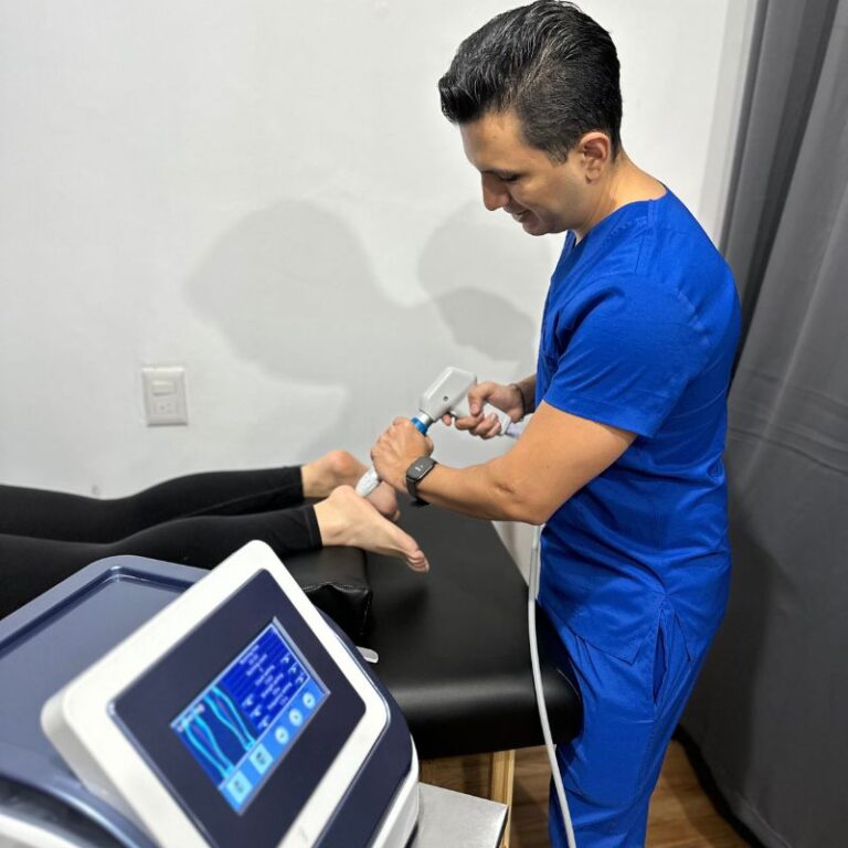 Ft. Iván Vera con paciente